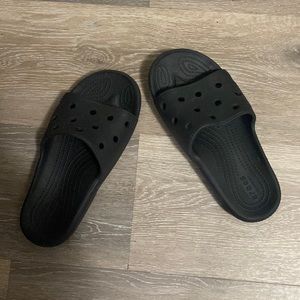 Black flip flop crocs